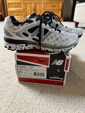 New Balance Women's Gray & Black Athletic Running Shoes